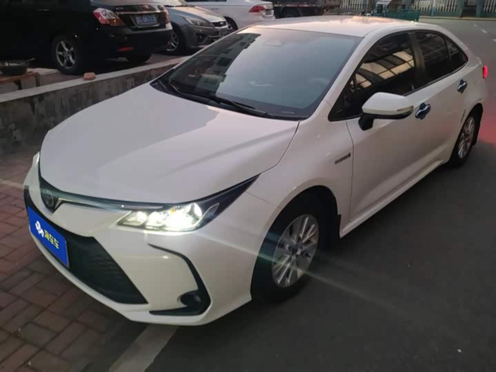 Фото 1 - Toyota Corolla