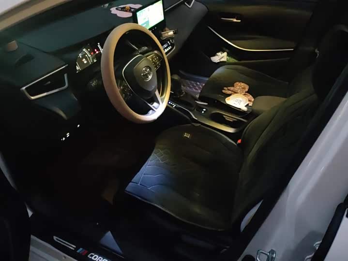 Фото 9 - Toyota Corolla