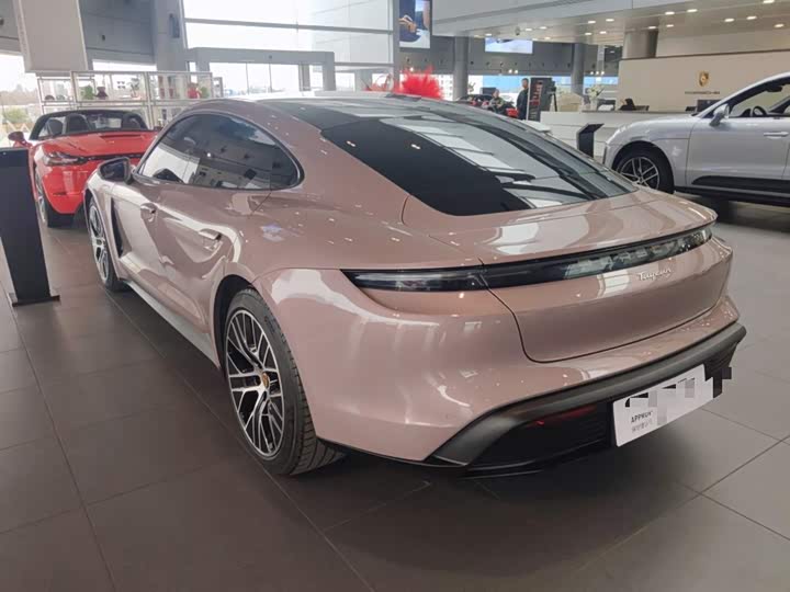 Фото 5 - Porsche Taycan