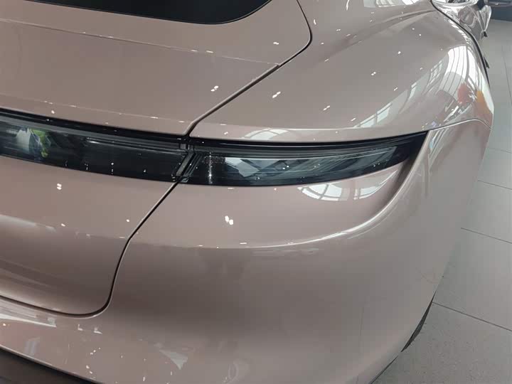 Фото 8 - Porsche Taycan