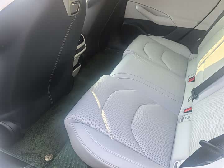 Фото 9 - Xiaomi SU7