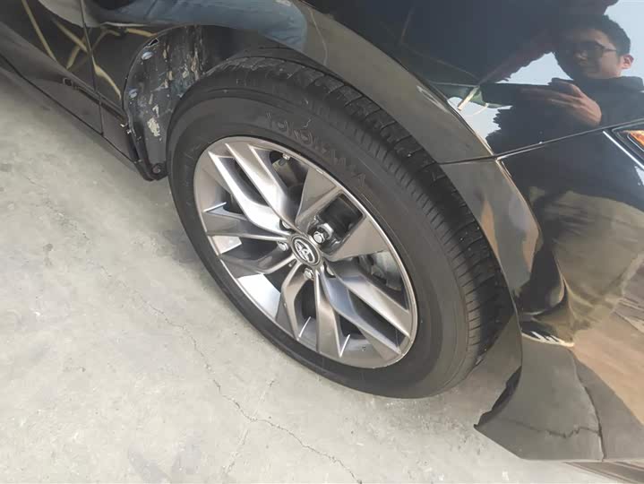 Фото 6 - Toyota Avalon