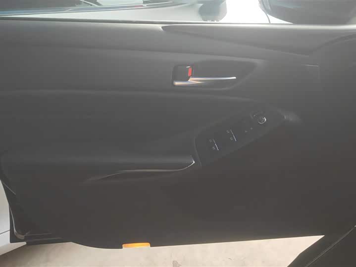 Фото 7 - Toyota Avalon