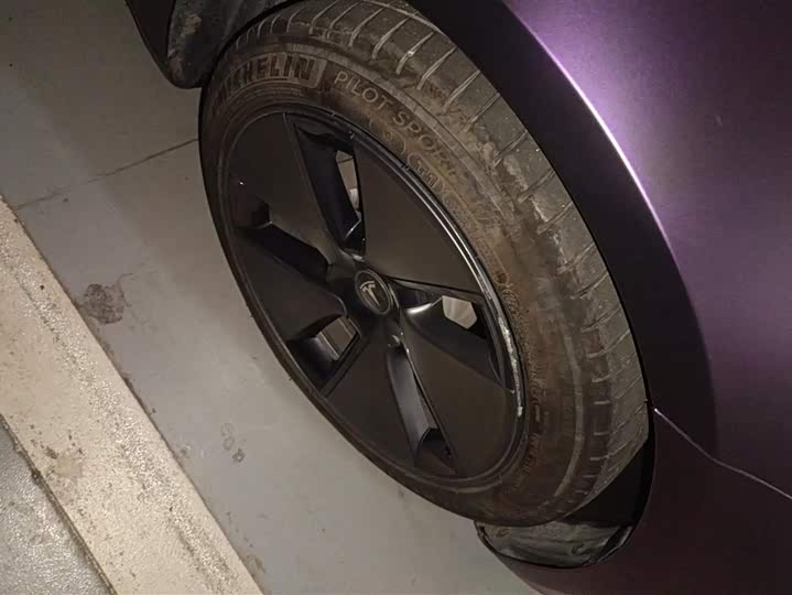 Фото 6 - Tesla Model 3