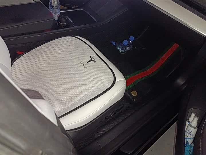 Фото 8 - Tesla Model 3