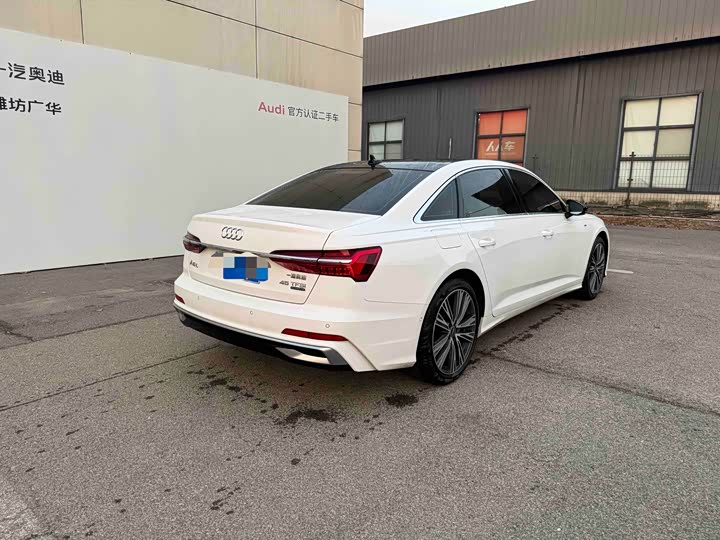 Фото 4 - Audi A6L