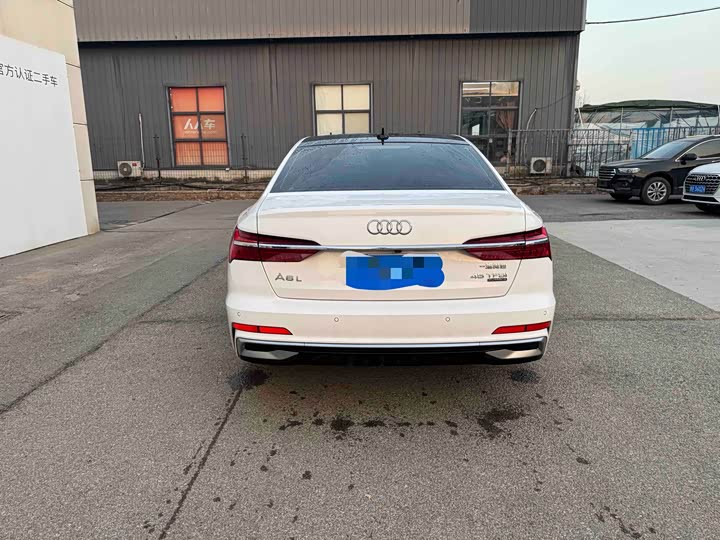 Фото 5 - Audi A6L