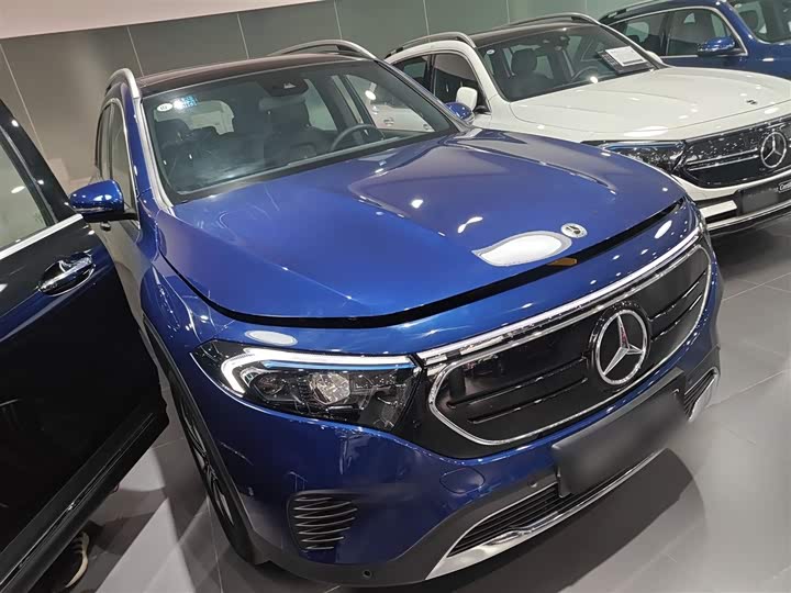 Фото 4 - Mercedes-Benz EQB