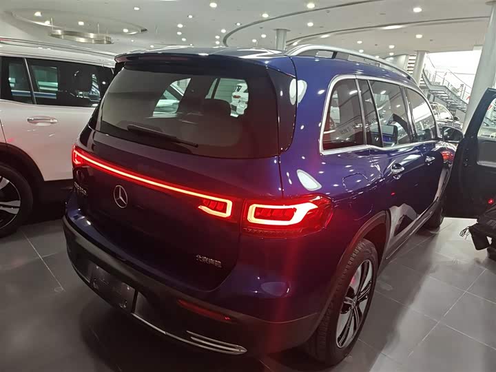 Фото 7 - Mercedes-Benz EQB