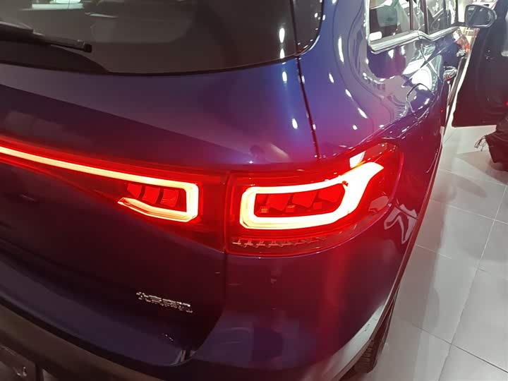 Фото 8 - Mercedes-Benz EQB