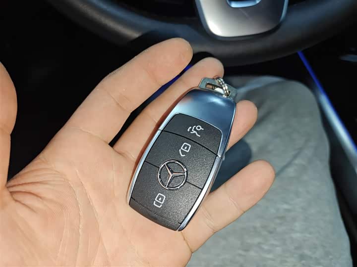 Фото 9 - Mercedes-Benz EQB