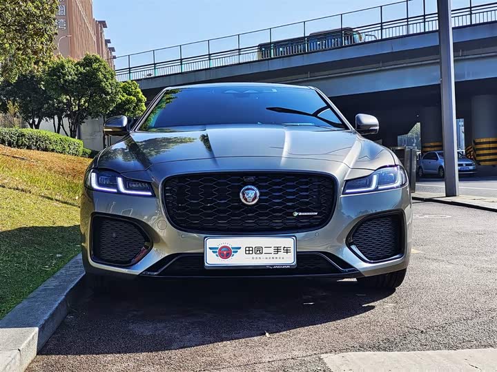 Фото 2 - Jaguar XF L