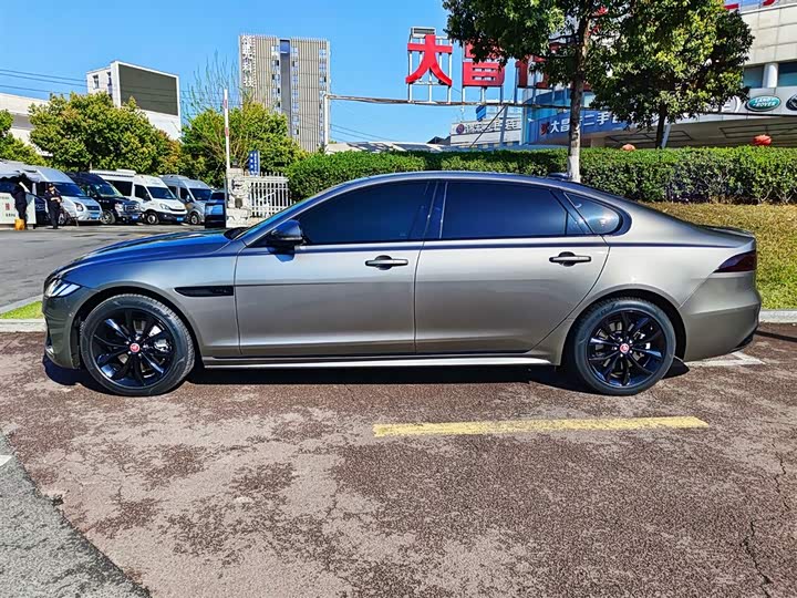 Фото 3 - Jaguar XF L