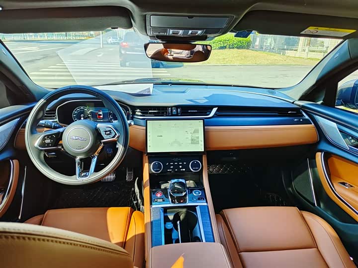 Фото 7 - Jaguar XF L