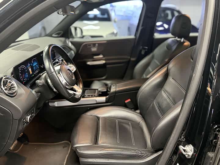 Фото 4 - Mercedes-Benz EQB