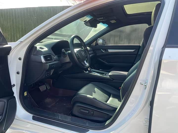 Фото 7 - Honda Inspire