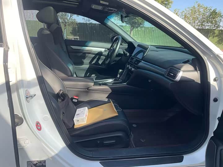 Фото 8 - Honda Inspire