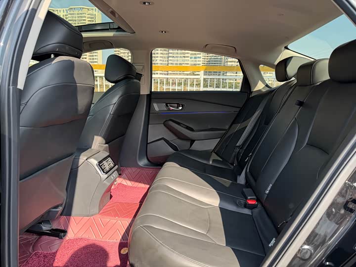 Фото 4 - Honda Accord