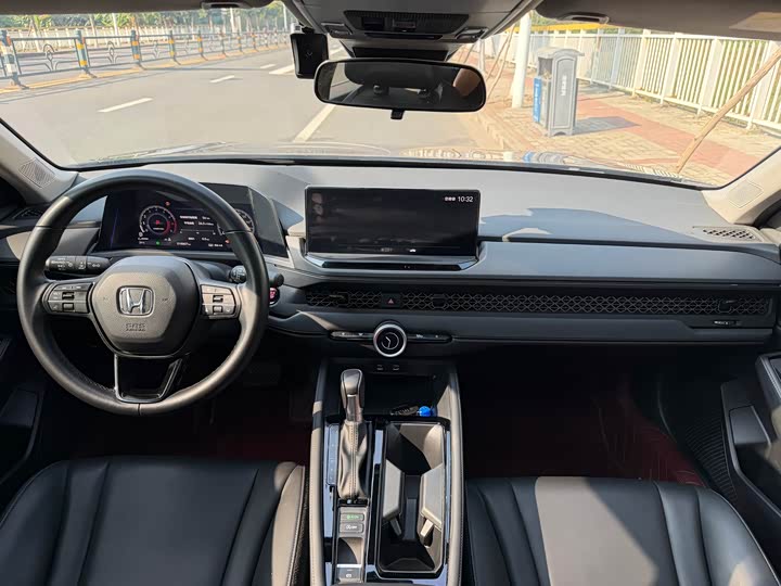 Фото 5 - Honda Accord