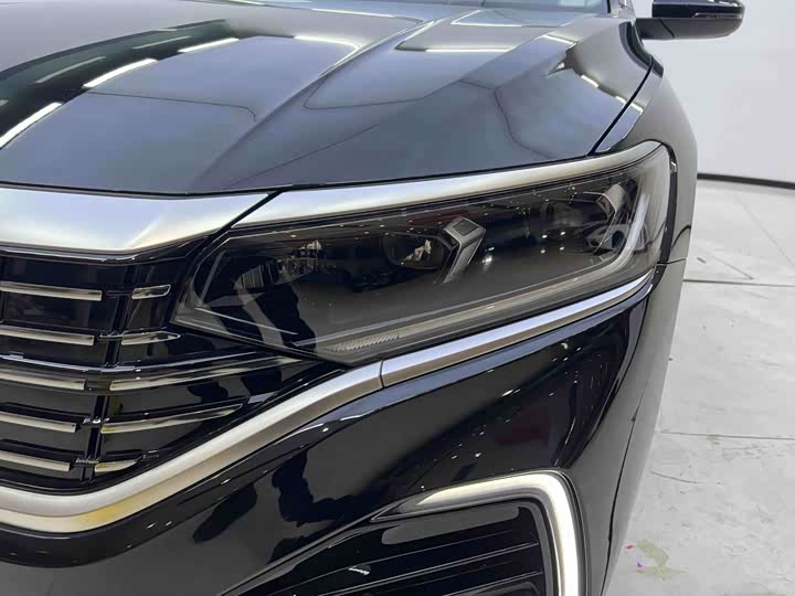 Фото 4 - Volkswagen Passat Hybrid