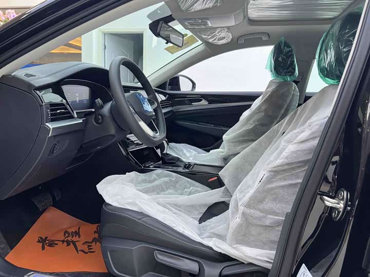 Фото 7 - Volkswagen Passat Hybrid