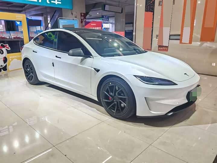 Фото 2 - Tesla Model 3