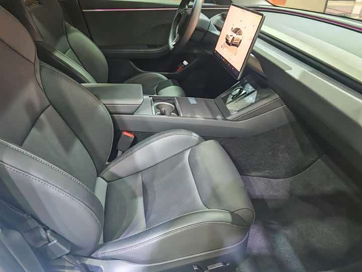 Фото 5 - Tesla Model 3