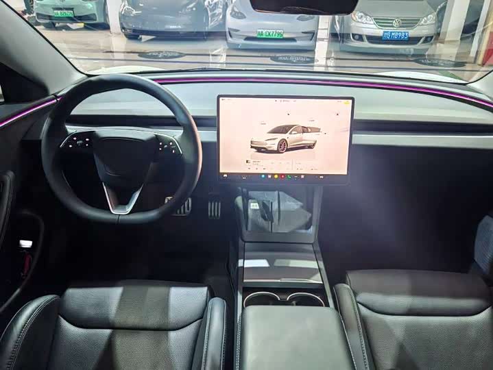 Фото 7 - Tesla Model 3