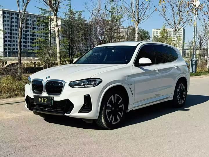 Фото 1 - BMW iX3