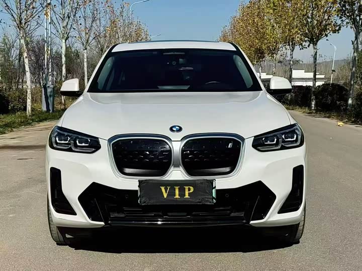 Фото 2 - BMW iX3