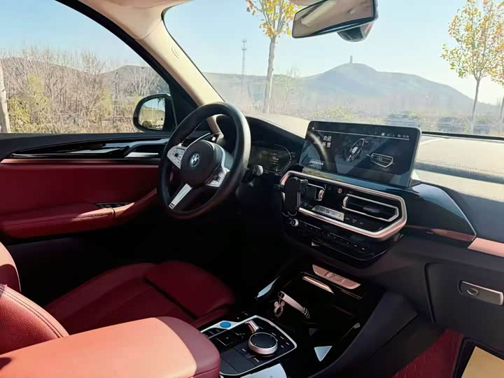 Фото 4 - BMW iX3