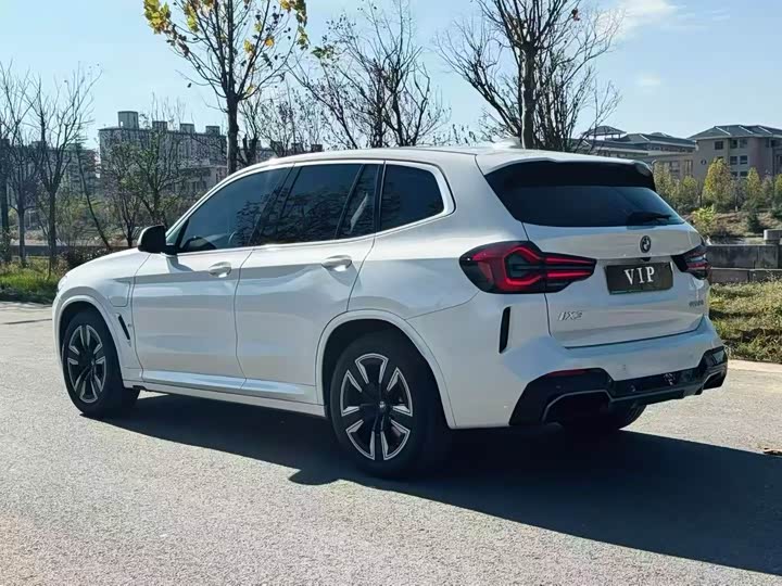 Фото 7 - BMW iX3