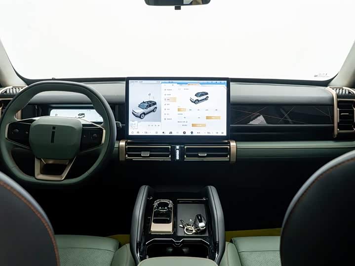 Фото 4 - Chery iCar 03