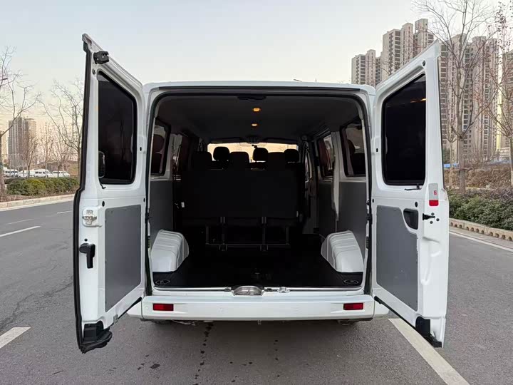 Фото 6 - Maxus V80