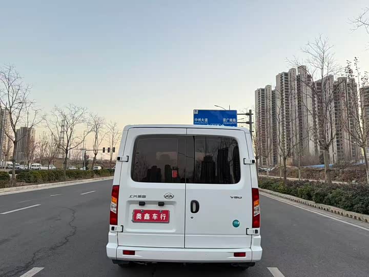 Фото 8 - Maxus V80