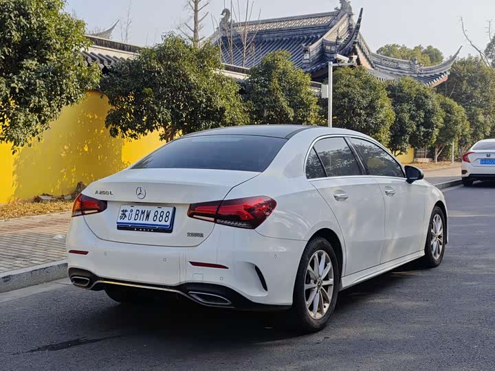 Фото 9 - Mercedes-Benz A-Class