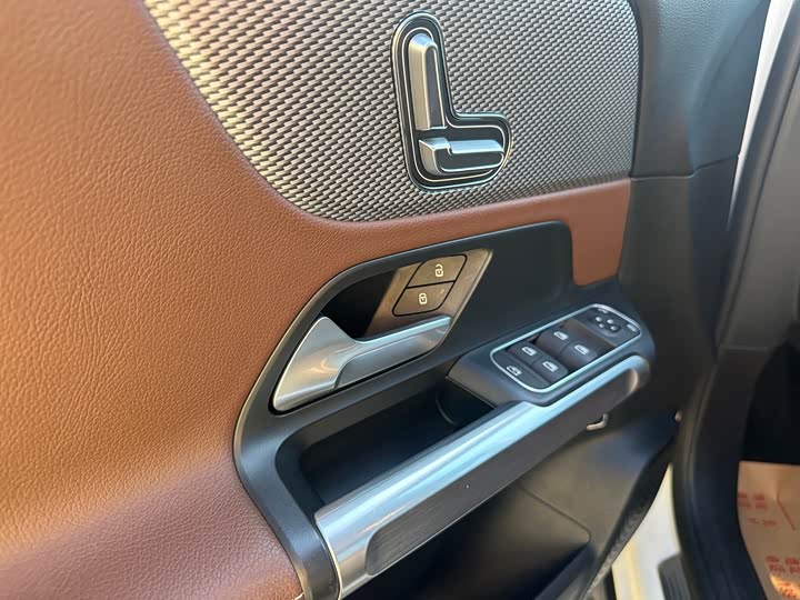 Фото 7 - Mercedes-Benz GLB-Class