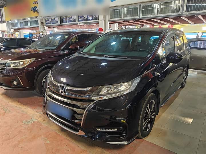 Фото 1 - Honda Odyssey