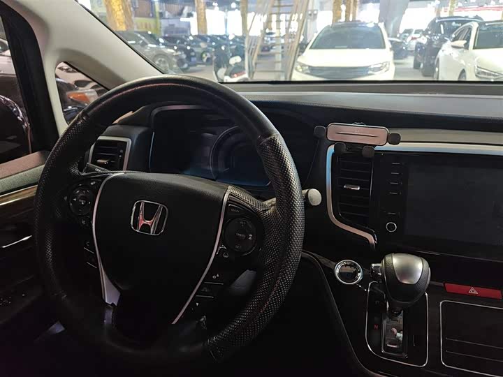 Фото 5 - Honda Odyssey