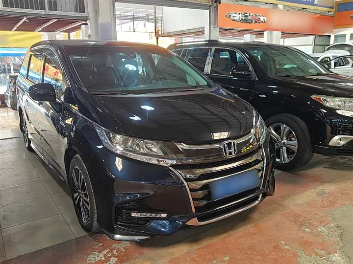 Фото 8 - Honda Odyssey