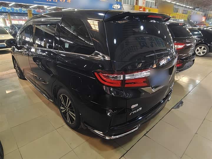 Фото 9 - Honda Odyssey