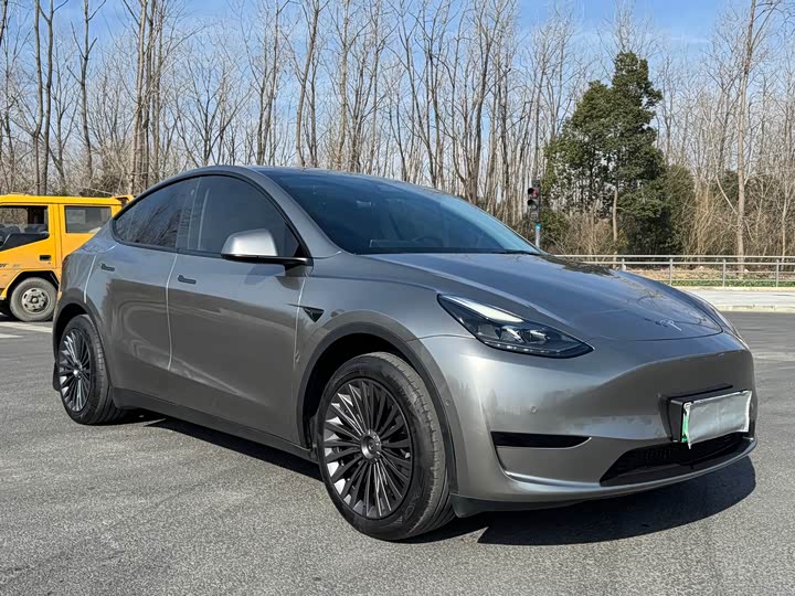 Фото 3 - Tesla Model Y