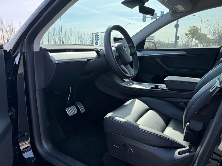 Фото 6 - Tesla Model Y