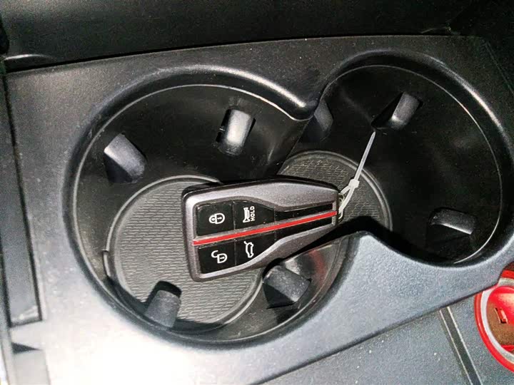 Фото 9 - Hongqi HS5