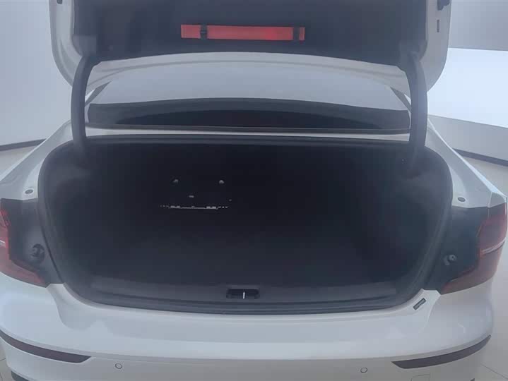 Фото 4 - Volvo S60