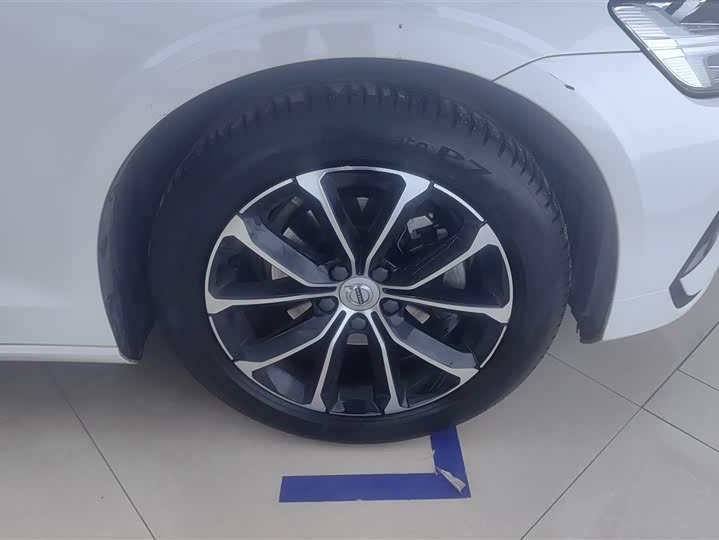 Фото 6 - Volvo S60