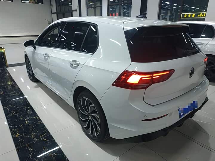 Фото 5 - Volkswagen Golf