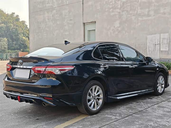 Фото 7 - Toyota Camry