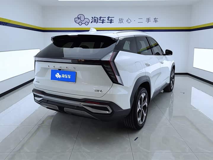 Фото 3 - Geely Atlas L