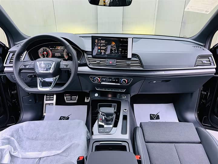 Фото 9 - Audi Q5L Sportback